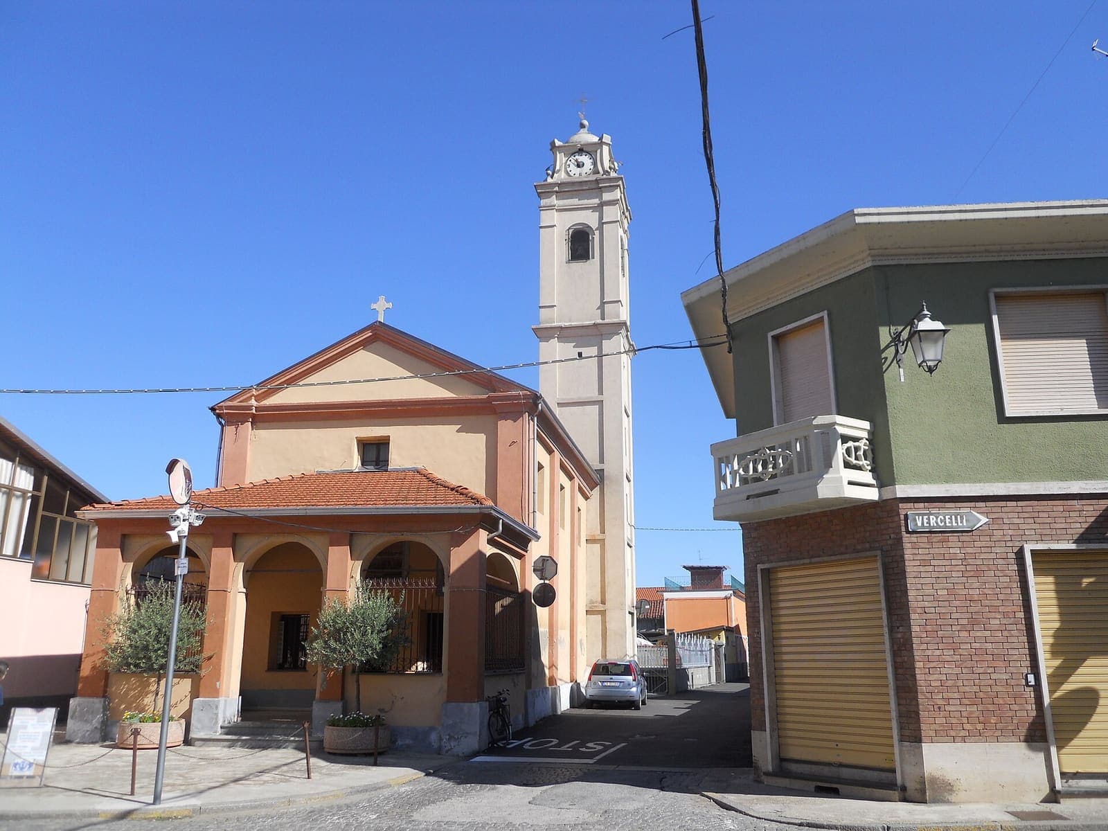 La chiesa di San Bonaventura a Saluggia, con il campanile