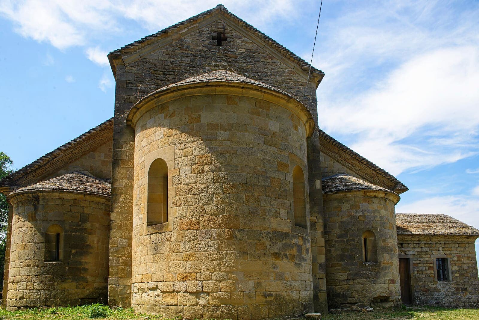 La pieve romanica di Santa Maria del Castello a Toano